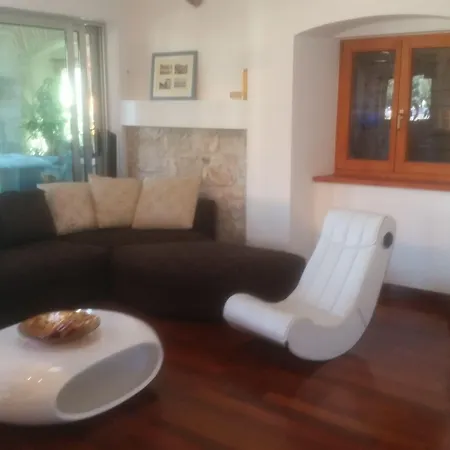 Dalmatian بيت ضيافة 3*